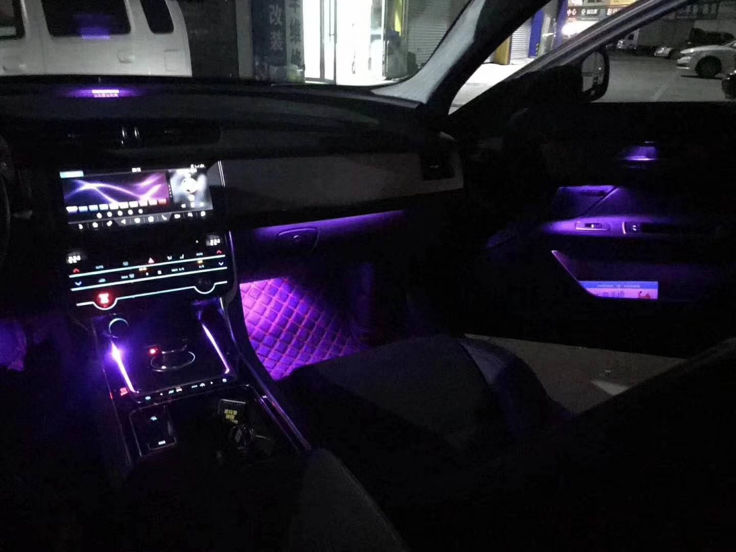 捷豹XF氛圍燈改裝 冷藏車風(fēng)格的獨特魅力